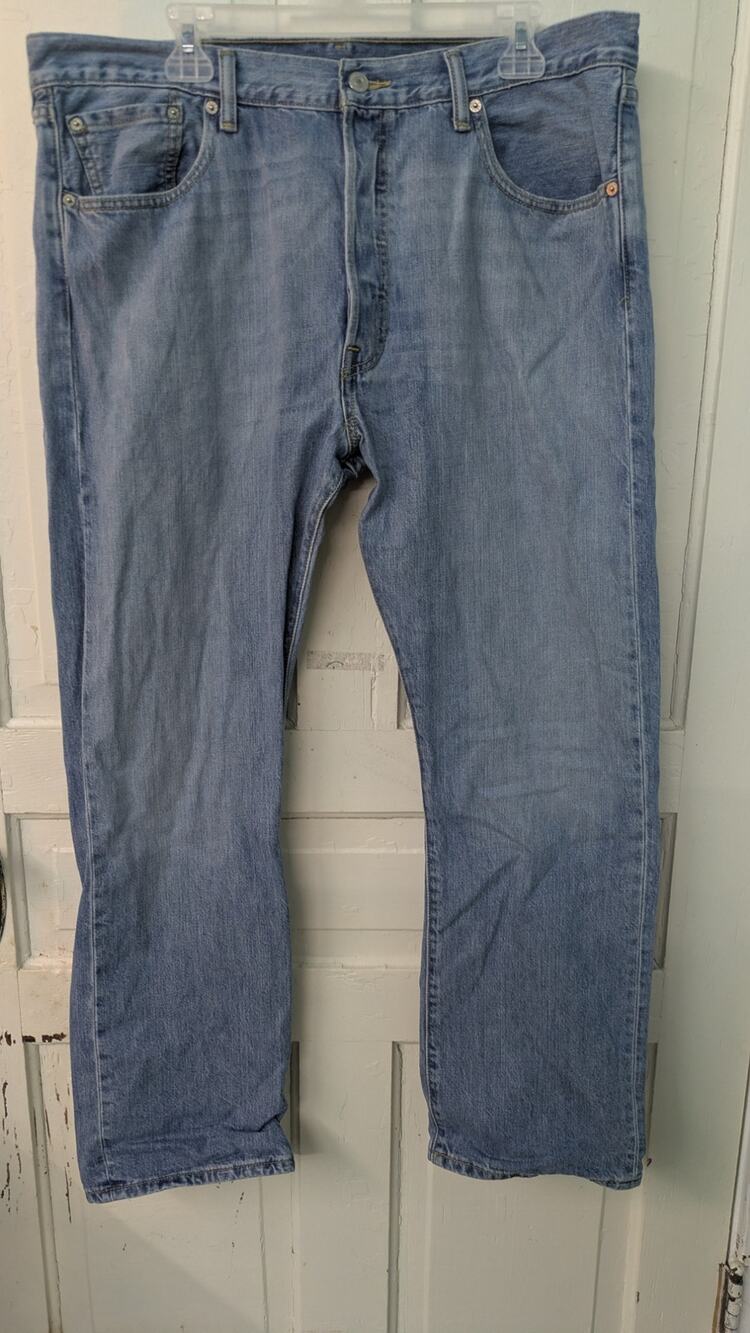 Levis 501 Jeans buttonfly Mens 38x30 light wash